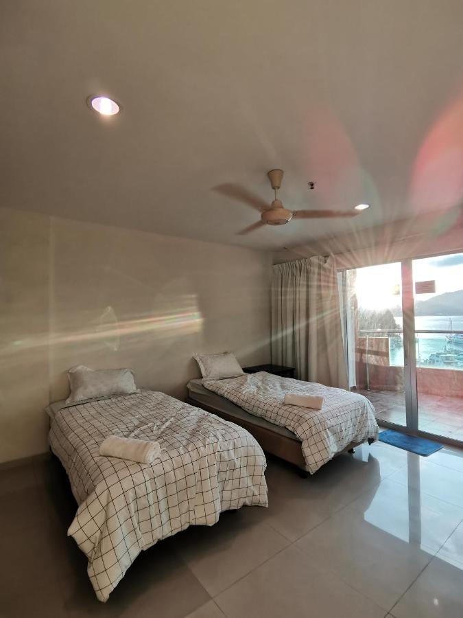 Spacious & Homey Apartment At Marina Island By Jomy Homestay Lumut Exterior foto