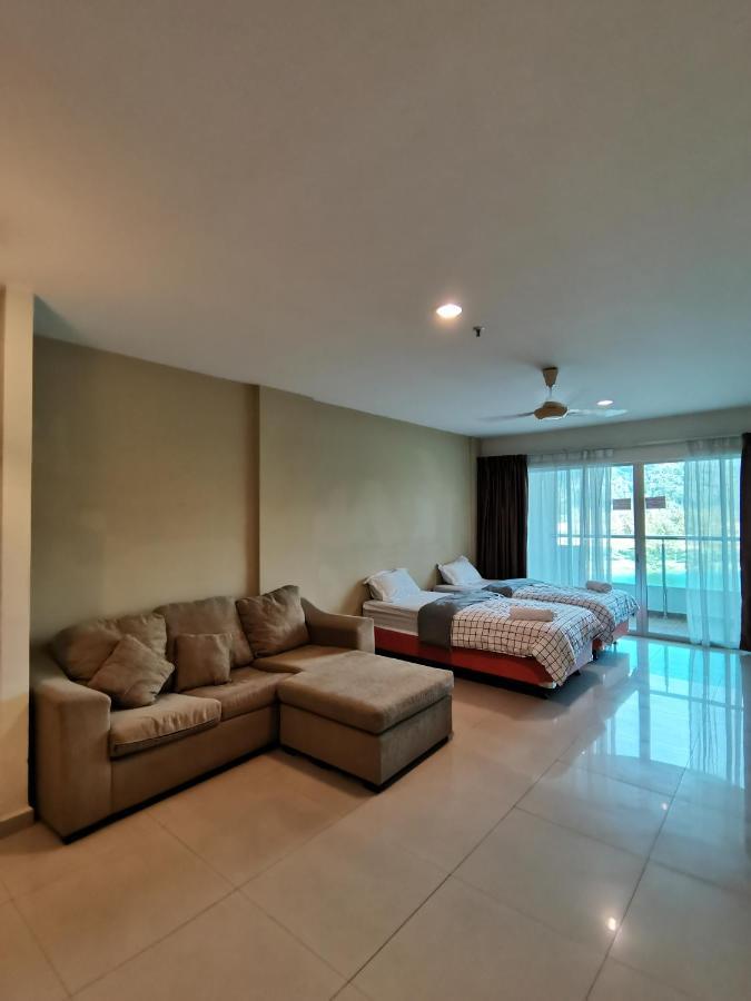 Spacious & Homey Apartment At Marina Island By Jomy Homestay Lumut Exterior foto