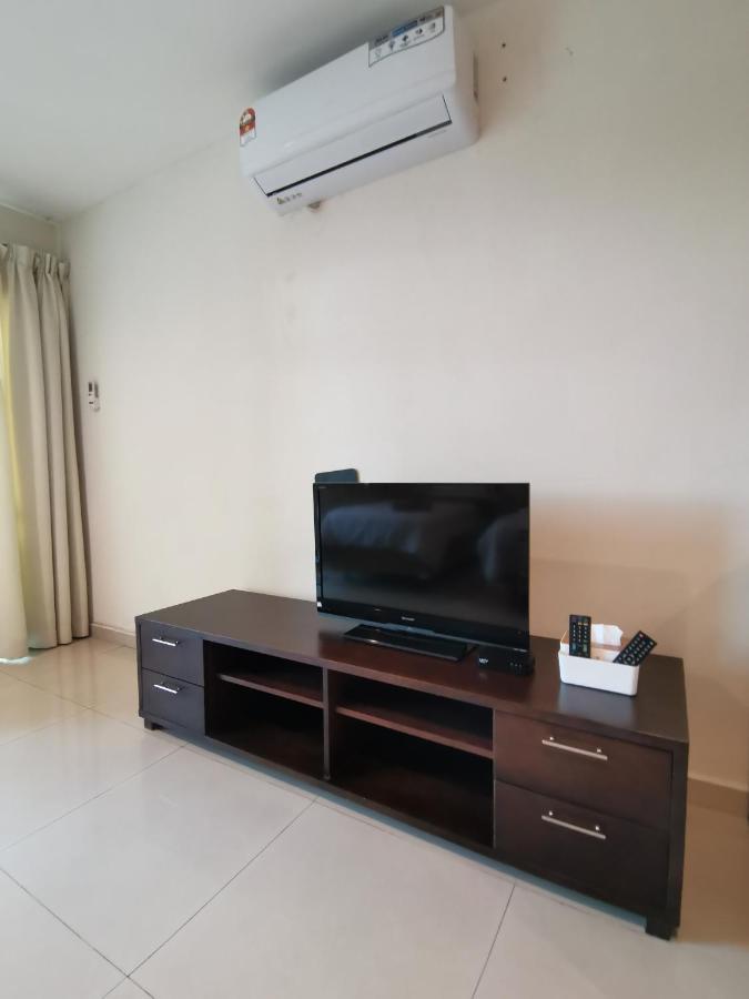 Spacious & Homey Apartment At Marina Island By Jomy Homestay Lumut Exterior foto